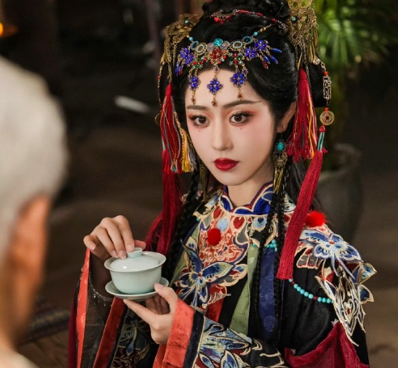 短剧界杀疯了!傩戏的好意思被短剧拍出来了